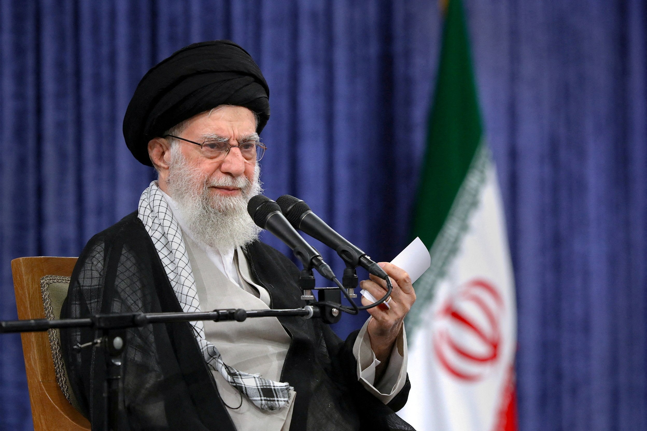 ایران کے سپریم لیڈر آیت اللہ خامنہ ای کا احتجاج کے آگے نہ جھکنے کا اعلان، امریکا کی دھمکیوں کے درمیان گرفتاریوں میں اضافہ