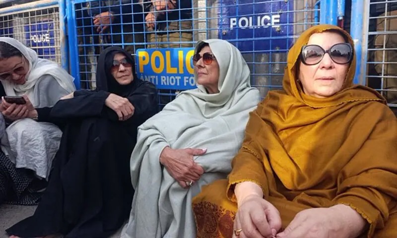 ہمیں عمران خان کی ٹریٹمنٹ نہیں، رہائی چاہیے: علیمہ خان