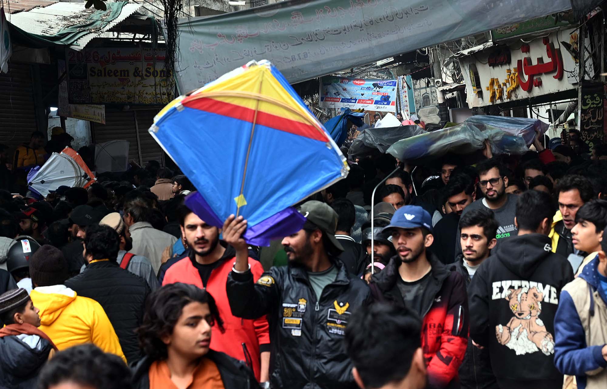 لاہور میں چوتھے روز پتنگوں اور ڈور کی فروخت ایک ارب 22 کروڑ سے تجاوز کر گئی