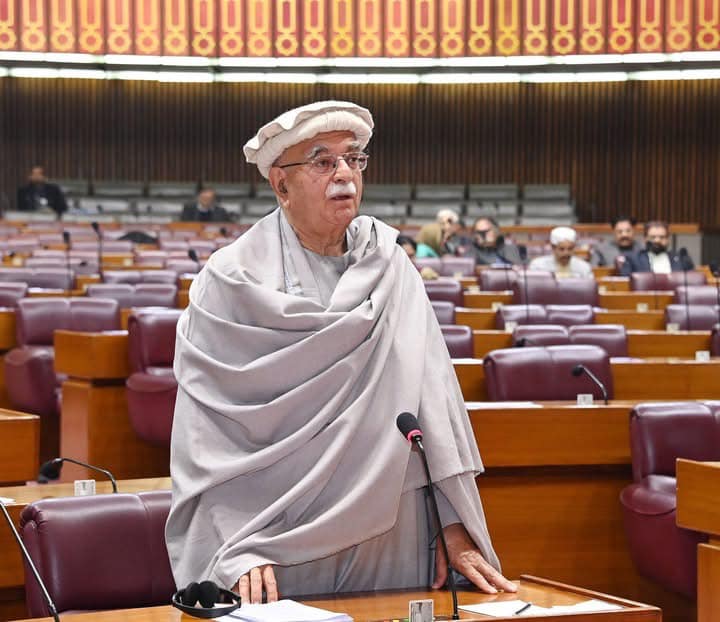 میں نے کبھی جذباتی بات نہیں کی، اپنے الفاظ پر قائم ہوں: محمود اچکزئی