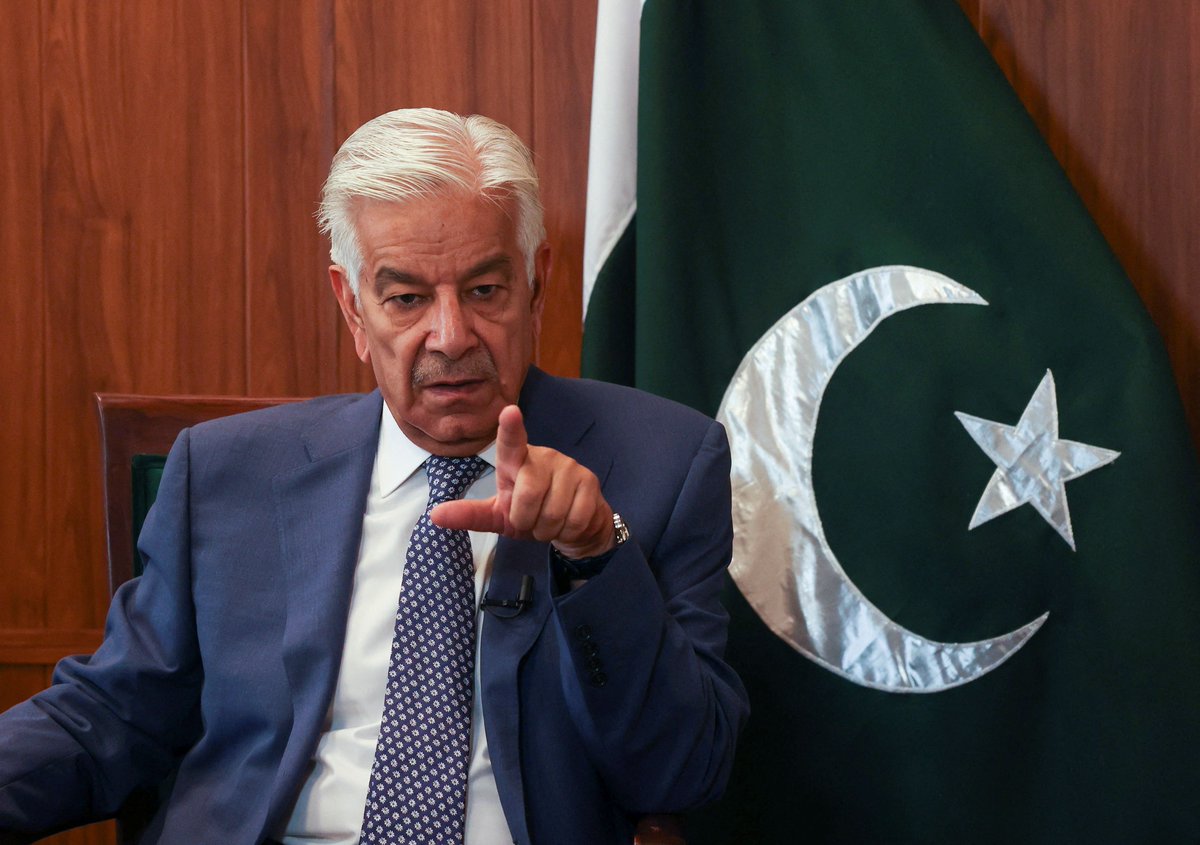 وزیرِ دفاع خواجہ آصف کا سخت بیان، ’ہمارے صبر کا پیمانہ لبریز ہو چکا، اب کھلی جنگ ہوگی‘