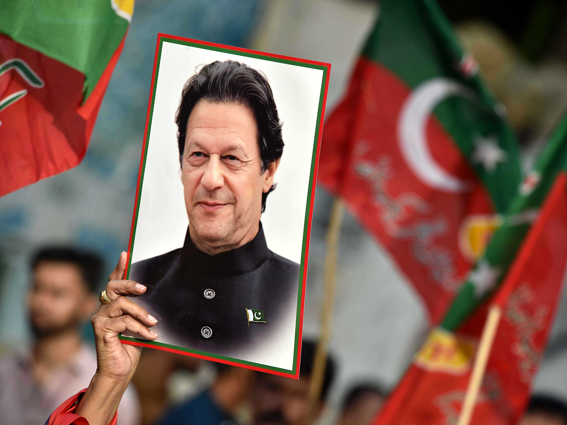 پی ٹی آئی کا سپریم کورٹ کے حکم پر فوری عملدرآمد کا مطالبہ