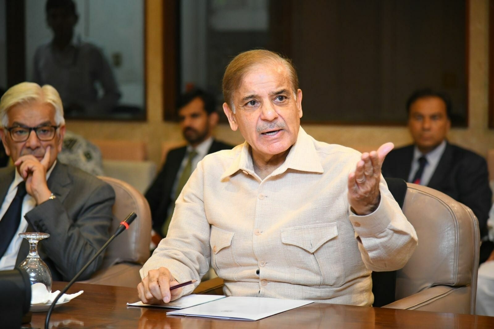 وزیراعظم شہباز شریف کی زیرصدارت اہم اجلاس، مشرق وسطیٰ کشیدگی اور توانائی بحران پر غو