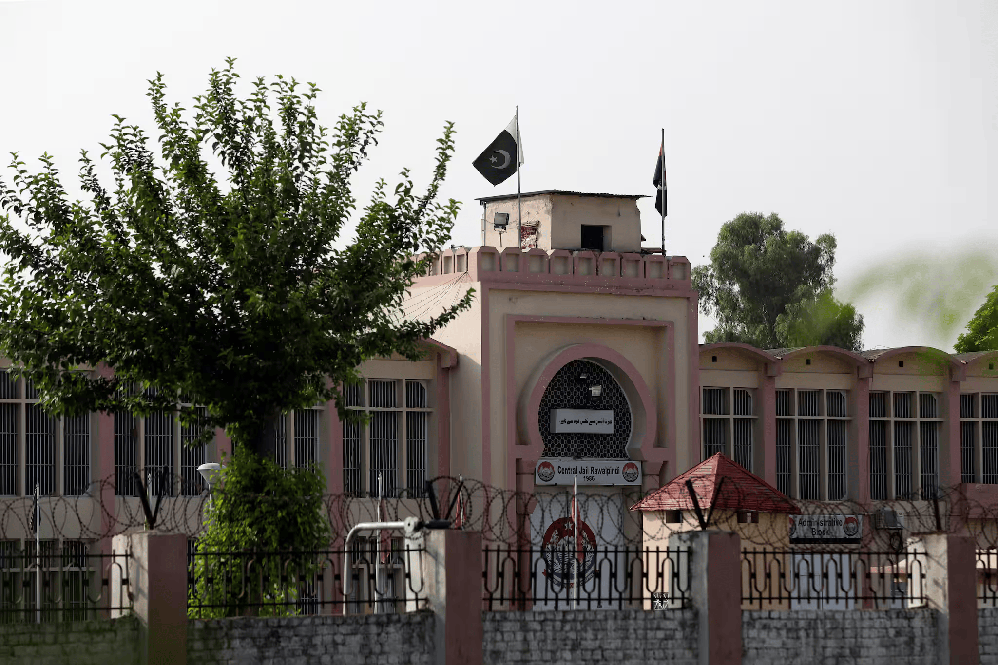 اڈیالہ جیل میں قیدیوں کے راشن میں کروڑوں کی مبینہ کرپشن، انکوائری شروع نہ ہو سکی
