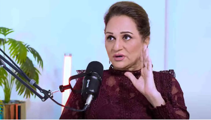 بشریٰ انصاری کا آبادی پر دو ٹوک موقف — عقل سے کام لینا بھی اللہ کی نعمت ہے