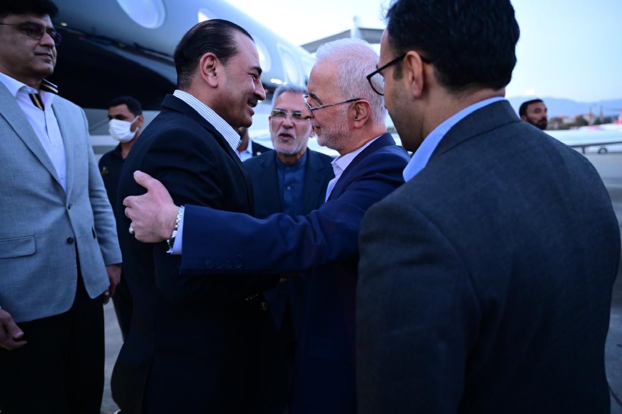 فیلڈ مارشل سید عاصم منیر سفارتی و ثالثی مشن پر تہران پہنچ گئے