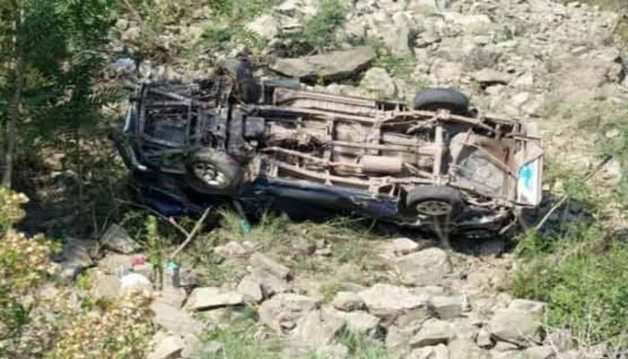 سوات میں گاڑی کھائی میں گری، 11 افراد جاں بحق، خواتین اور بچے بھی متاثرین میں شامل