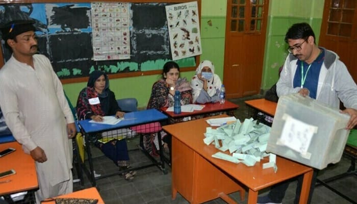 سندھ کے 9 اضلاع میں ضمنی بلدیاتی الیکشن — پیپلزپارٹی اور آزاد امیدواروں میں نشستیں تقسیم
