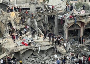 غزہ میں جنگ بندی کے باوجود اسرائیلی حملے جاری، رہائشی عمارت پر بمباری سے 4 شہید