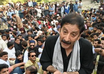 پاکستان کے زیر انتظام کشمیر میں ہڑتال، جھڑپیں اور بغاوت کا مقدمہ  ایک دن میں بہت کچھ ہوا