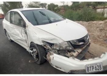 ٹائر بلاسٹ کے بعد گاڑی بے قابو، ریسکیو 1122 نے زخمیوں کو ہسپتال پہنچایا