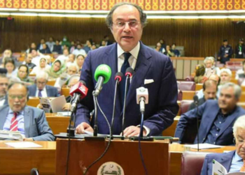 اسلام آباد: حکومت کی سپر ٹیکس کے خاتمے کی سمت واضح، سینیٹ کمیٹی کو آگاہ کیا گیا