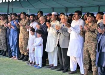 شہداء کی قربانیاں آنے والی نسلوں کے لیے مشعلِ راہ ہیں، وزیراعظم شہباز شریف