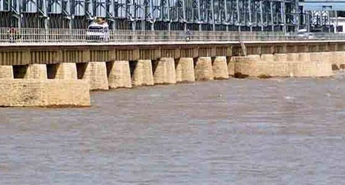 دریائے سندھ اور چناب میں نچلے درجے کا سیلاب، دیگر مقامات پر بہاؤ معمول کے مطابق