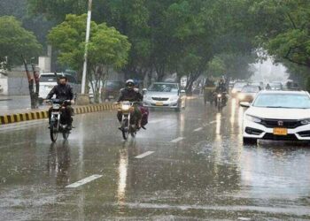 پنجاب میں بارشوں کا سلسلہ جاری، نشیبی علاقے زیرِ آب، معمولاتِ زندگی متاثر