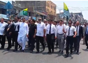 میرپور بار کا ہنگامی اجلاس، پولیس کارروائی کے خلاف وکلاء سراپا احتجاج